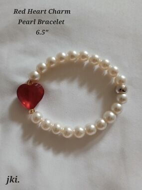 Red Heart Charm Pearl Bracelet 6.5"